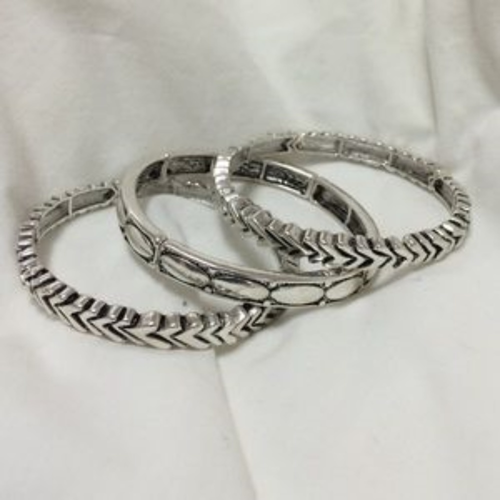 Premier Designs Arrow bracelet